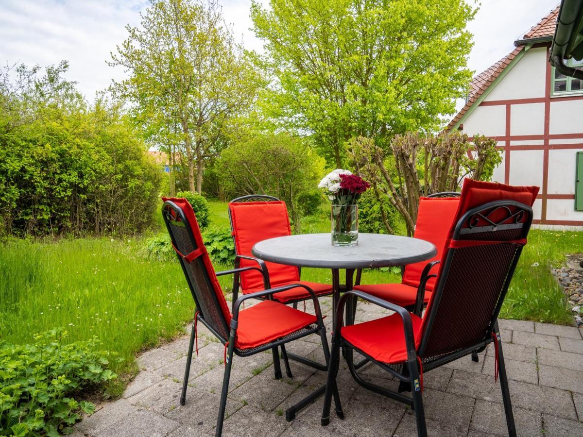 Feriendorf Rugana - Komfort Appartement Mit 1 Schlafzimmer Und Terrasse B16 Dranske Bagian luar foto